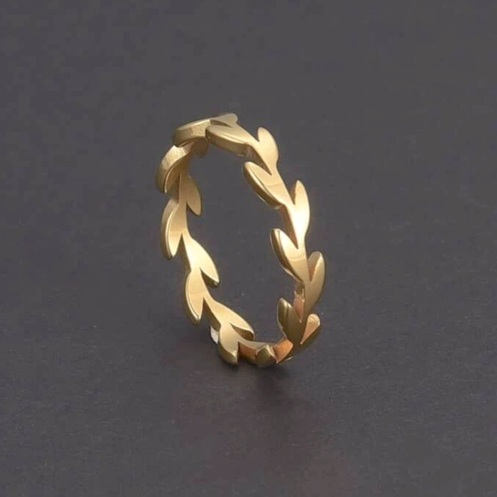 ✨NEW✨GOLD LEAF RING